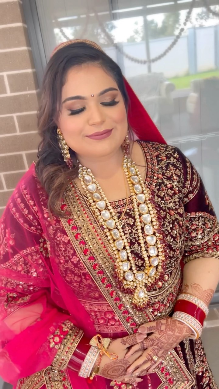 ✨A A K S H I✨

💄Bridal hair, makeup & styling for @aakshivithal 💖

———————————————————————————
❗️Taking all 2022/2023 bridal and 2022 non-bridal bookings! Secure a booking for your next event via the link in my bio.
———————————————————————————
❗️1:1 Personal Makeup Lessons Now Available. Enquire via the website in bio for more information.
———————————————————————————
#makeupartistsydney  #sydneymakeupartist #sydneymakeupartists  #100wattskin #glowyskin #maccosmetics #brideoftheday #glammakeup #indiandesigners  #weddingmakeup #fullglam 
 #wedding #maccosmetics #glowingbride #dewyskin #indianwedding #toptags #motd #glameyes #ootd #photoshoot #instafashion #naturalglam #makeup  #indianbride